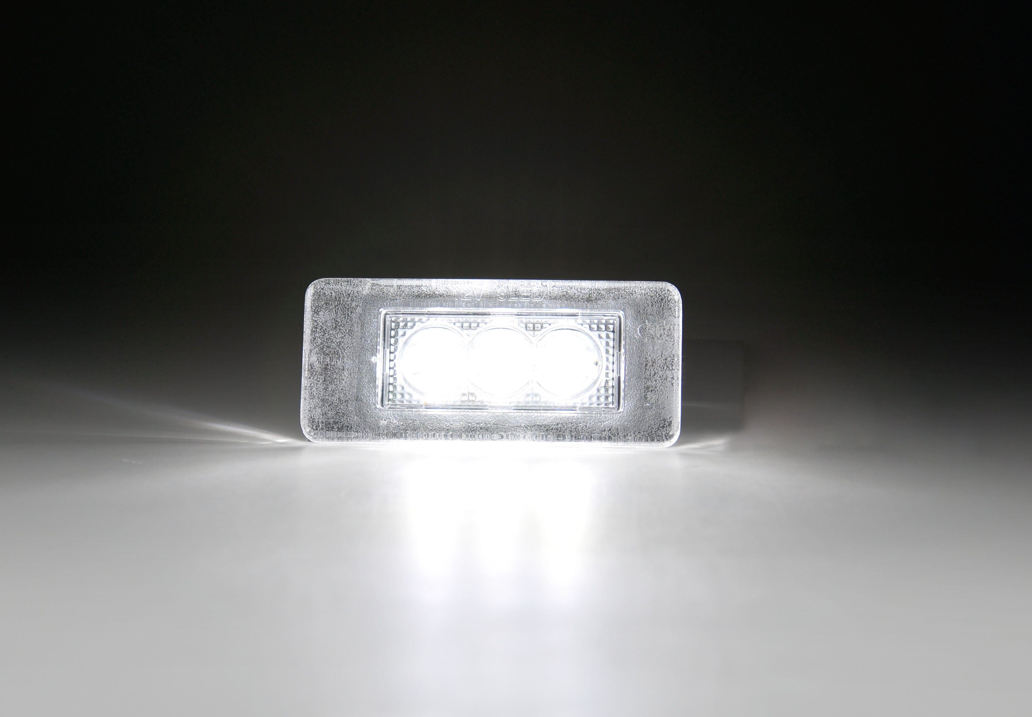 peugeot 207 license plate light