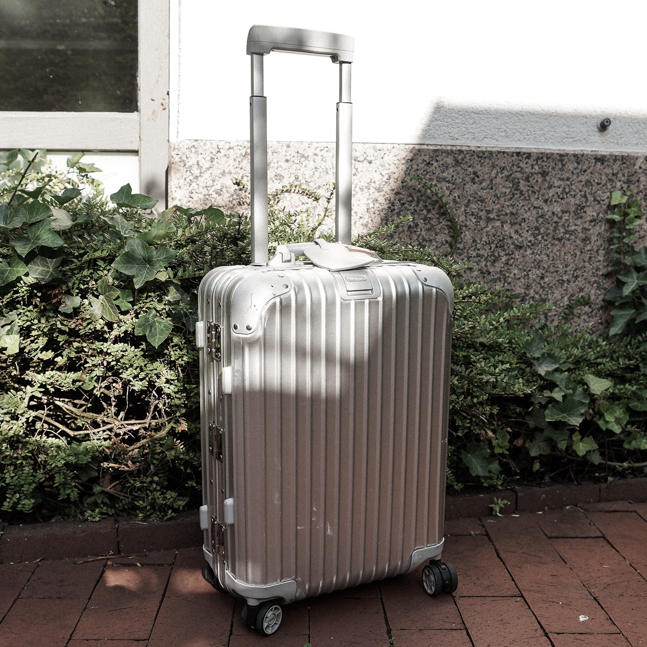 rimowa carry on silver