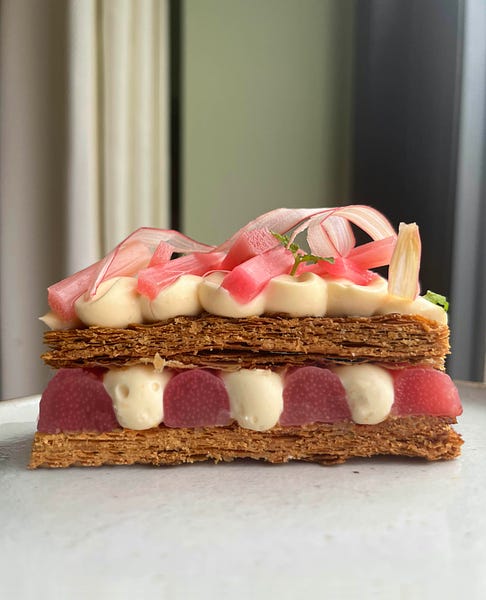 MILLE-FEUILLE definition and meaning