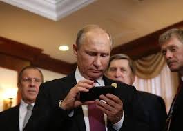 It's Apple Vs Putin, As Russia's New Smartphone Ban Approaches