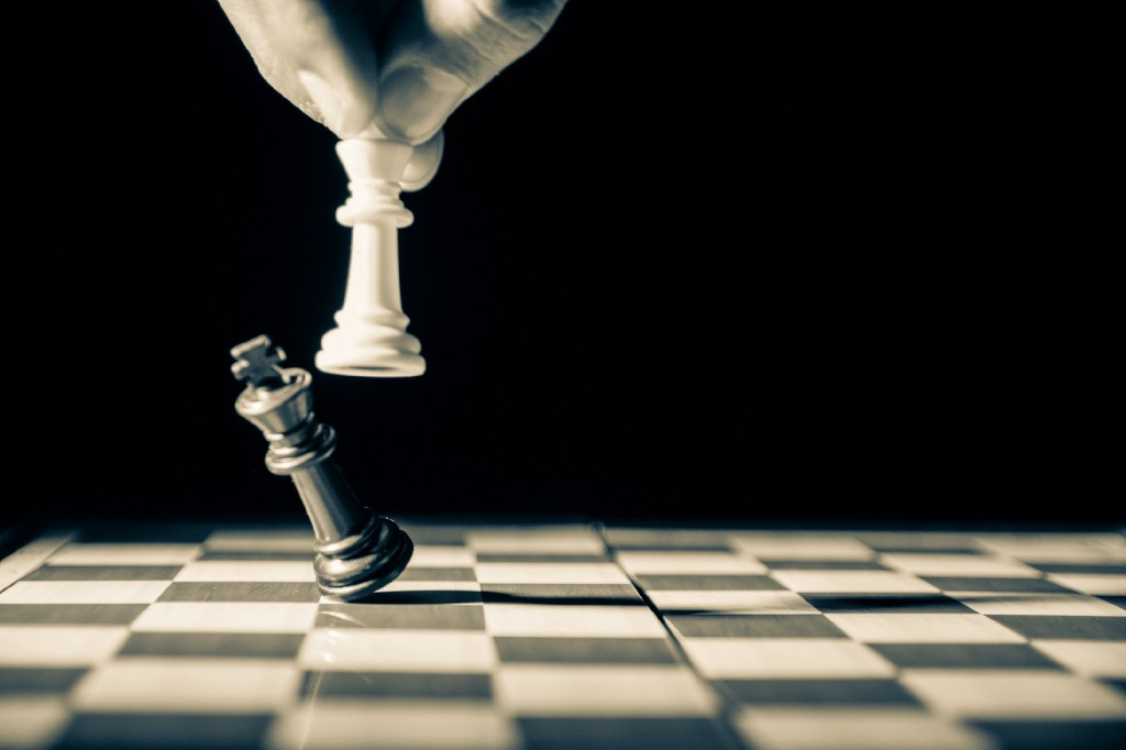 Play Chess, Not Checkers - Makoism
