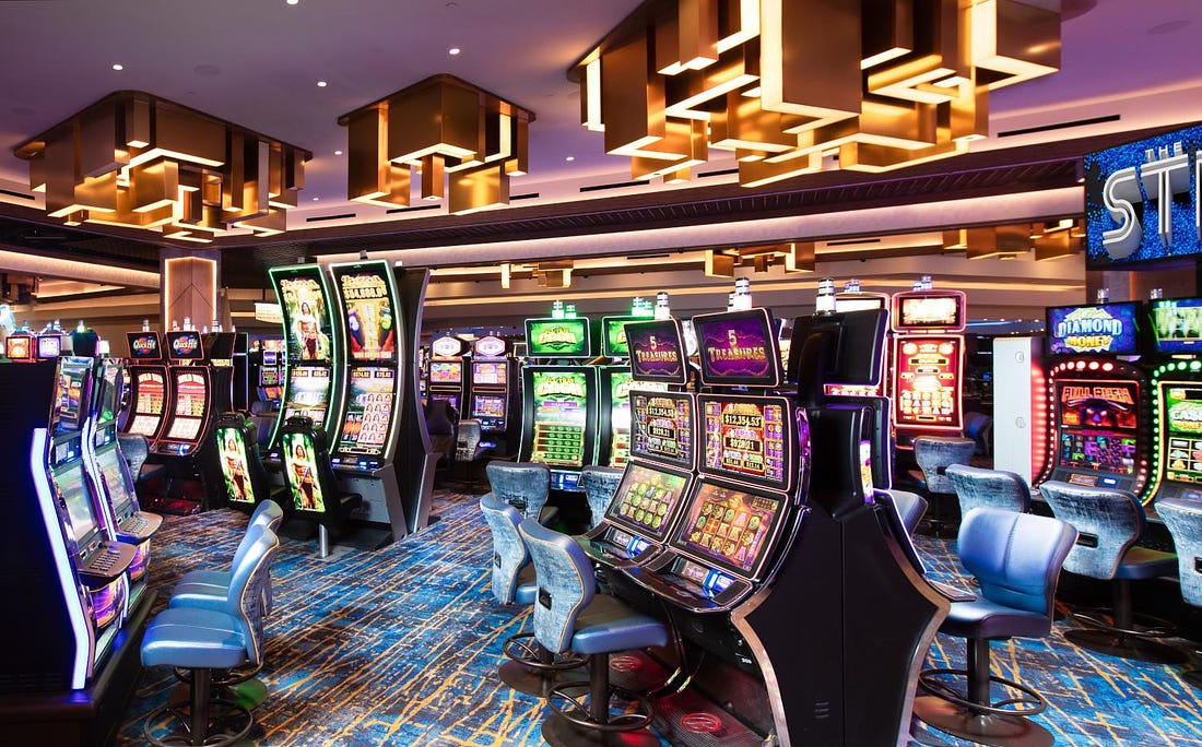 Slots The STRAT Hotel, Casino &amp; Skypod - Las Vegas, NV