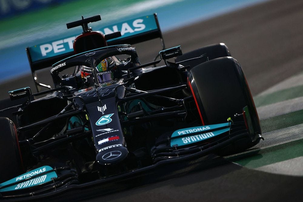 F1 Saudi Arabian GP: Hamilton takes pole as Verstappen crashes on last lap