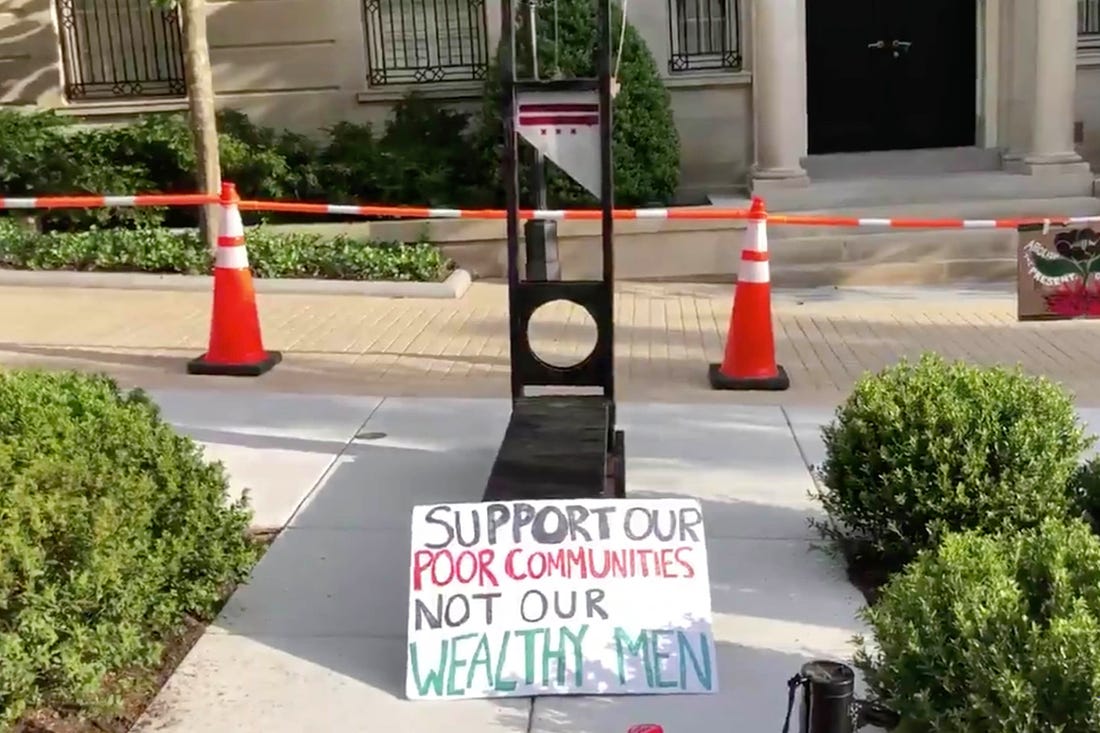 Protesters established up guillotine in front of Jeff Bezos&#39; DC dwelling