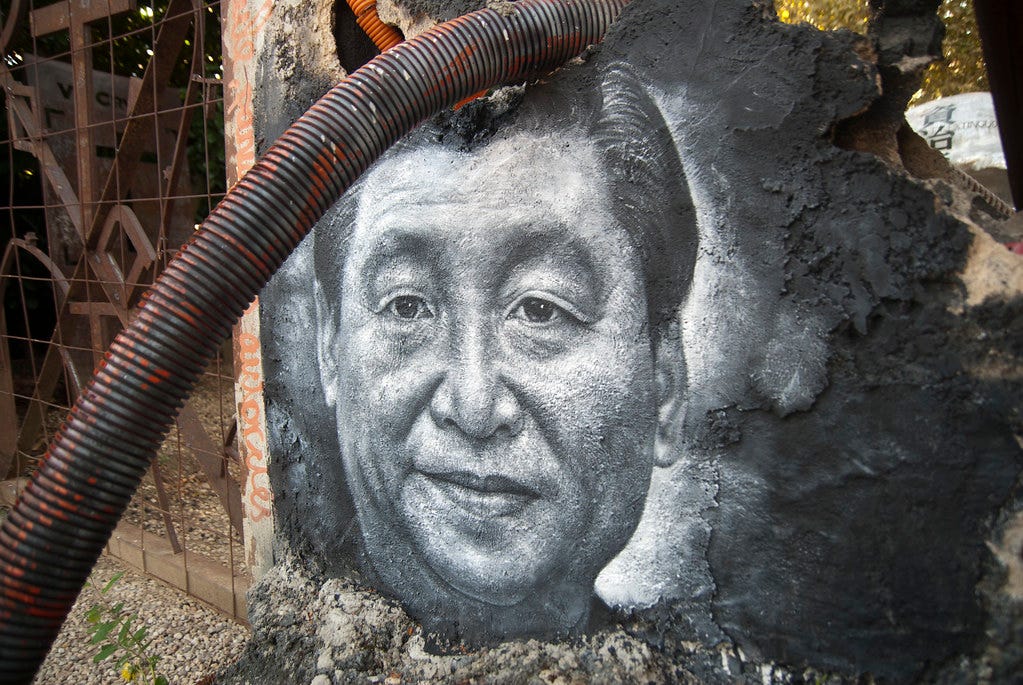 "Xi Jinping 习近平, painted portrait DDC_8733" by Abode of Chaos is licensed under CC BY 2.0