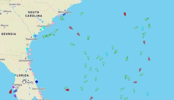 Shipping around Hurricane Matthew as it passed near Jacksonville Florida