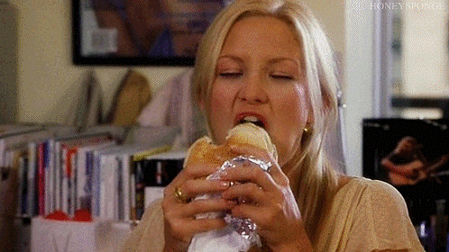 Kate Hudson scarfs a burger in How to Lose a Guy in 10 Days [gif]