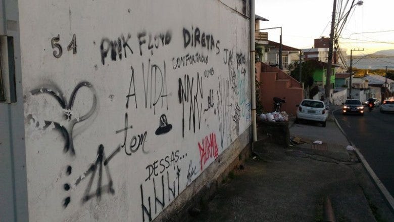 Mais pixações nas ruas de Florianópolis | Concrete Genie