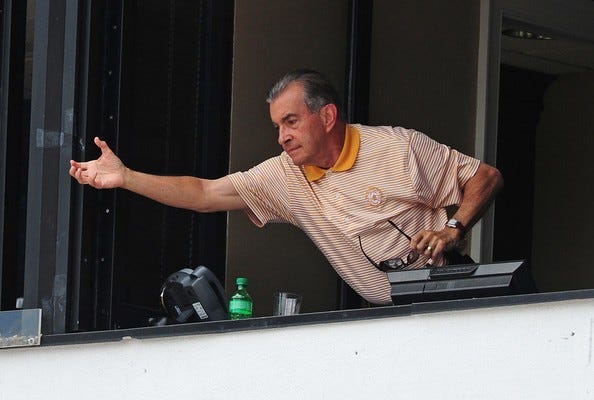 John-Schuerholz-Los-Angeles-Dodgers-v-Atlanta-3ikZxDCHxzHl-594x400.jpg