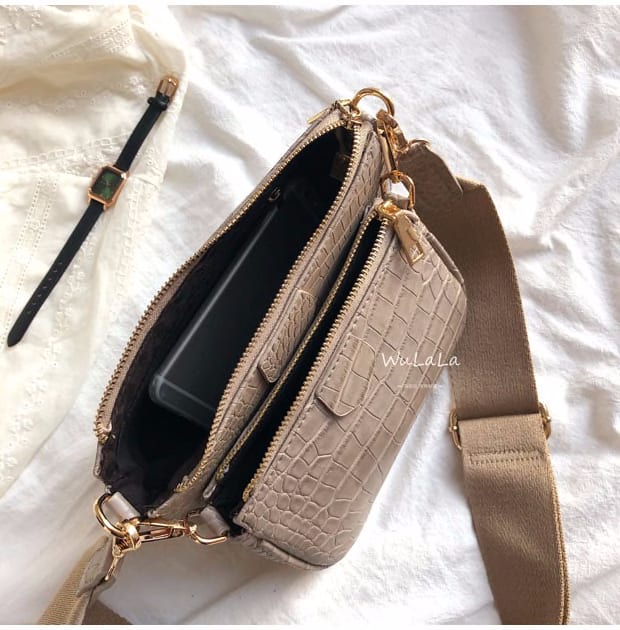 wide strap sling bag