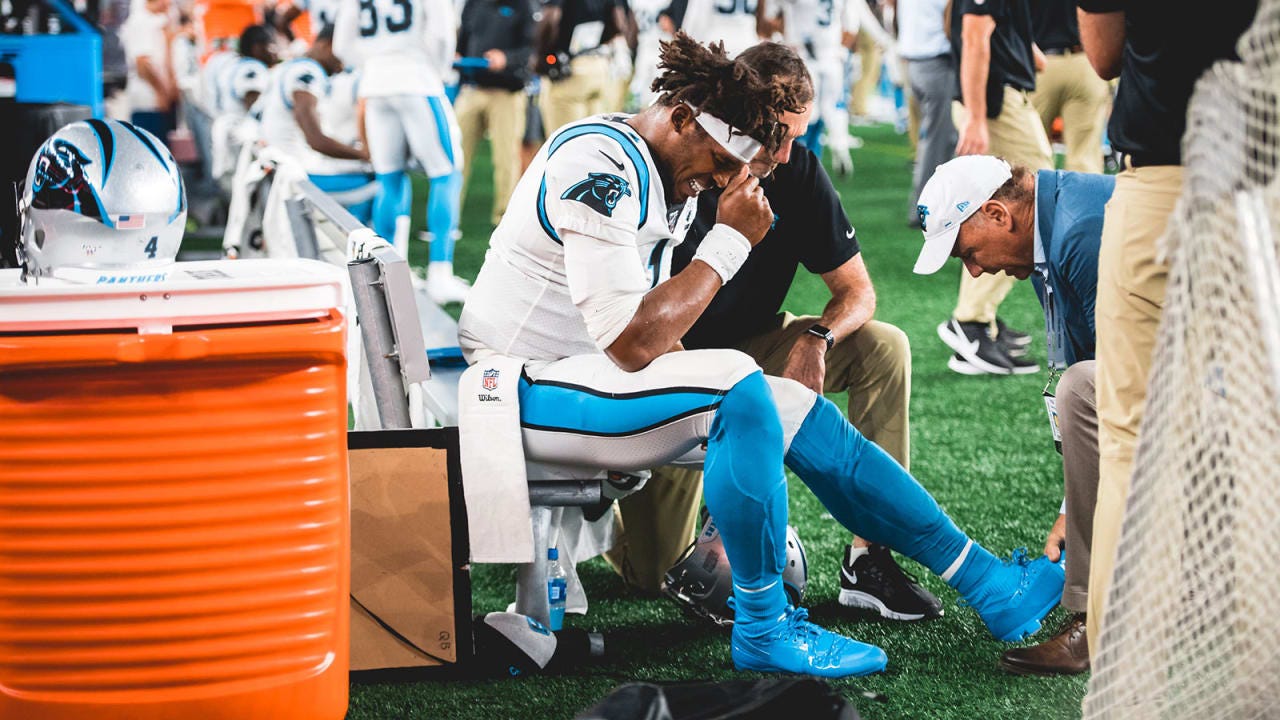 Cam Newton leaves Patriots game with foot injury