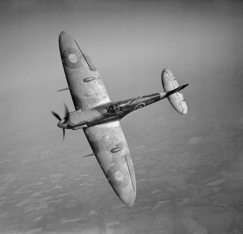 Supermarine_Spitfire_Mk_Vb_of_No._92_Squadron,_19_May_1941._This_aircraft,_serial_R6923,_was_shot_down_by_a_Messerschmitt_Bf_109_on_22_June_1941._CH2929.jpg