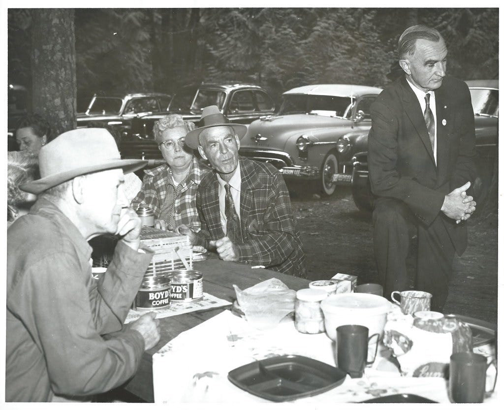 Sen Wayne Morse at picnic