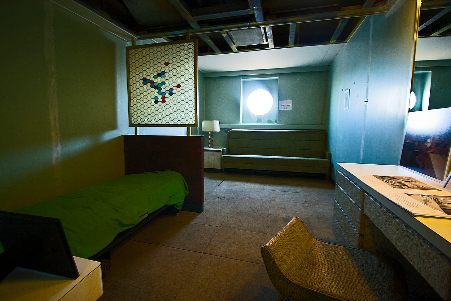 https://upload.wikimedia.org/wikipedia/commons/9/9e/NS_Savannah_stateroom_MD15.jpg https://upload.wikimedia.org/wikipedia/commons/9/9e/NS_Savannah_stateroom_MD15.jpg