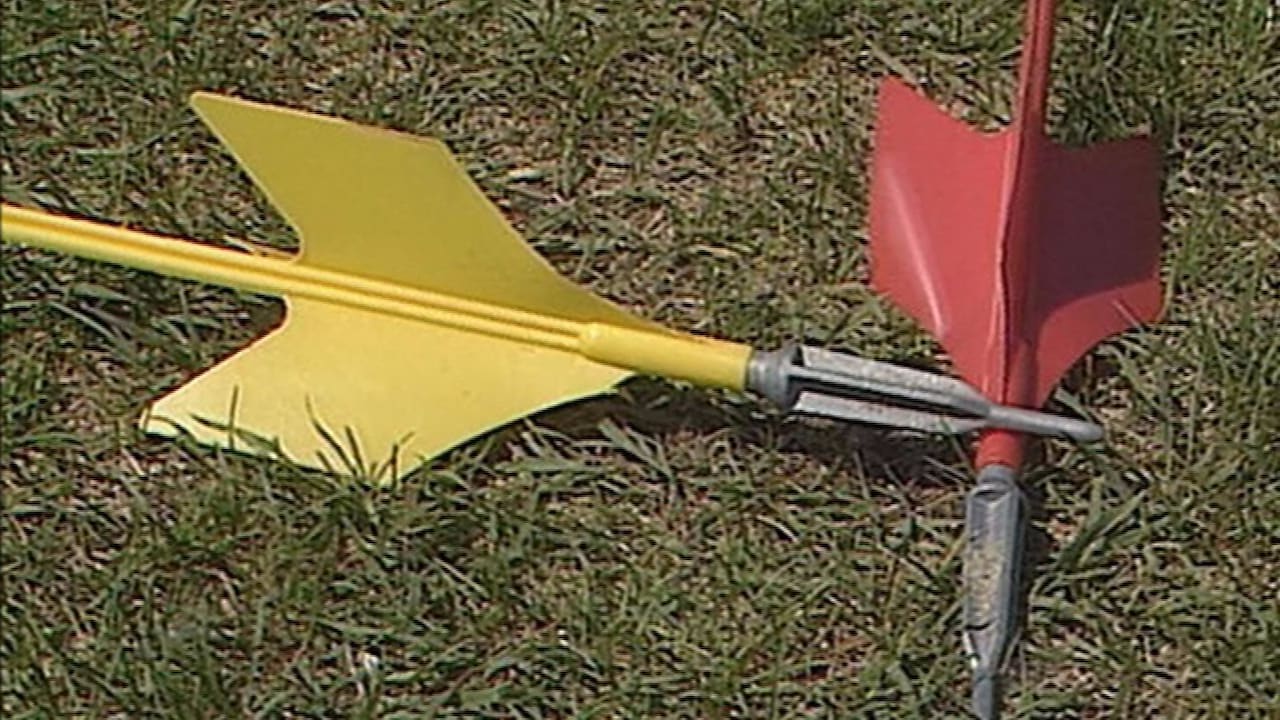 June 13, 1989: Lawn darts tossed from store shelves | CBC News