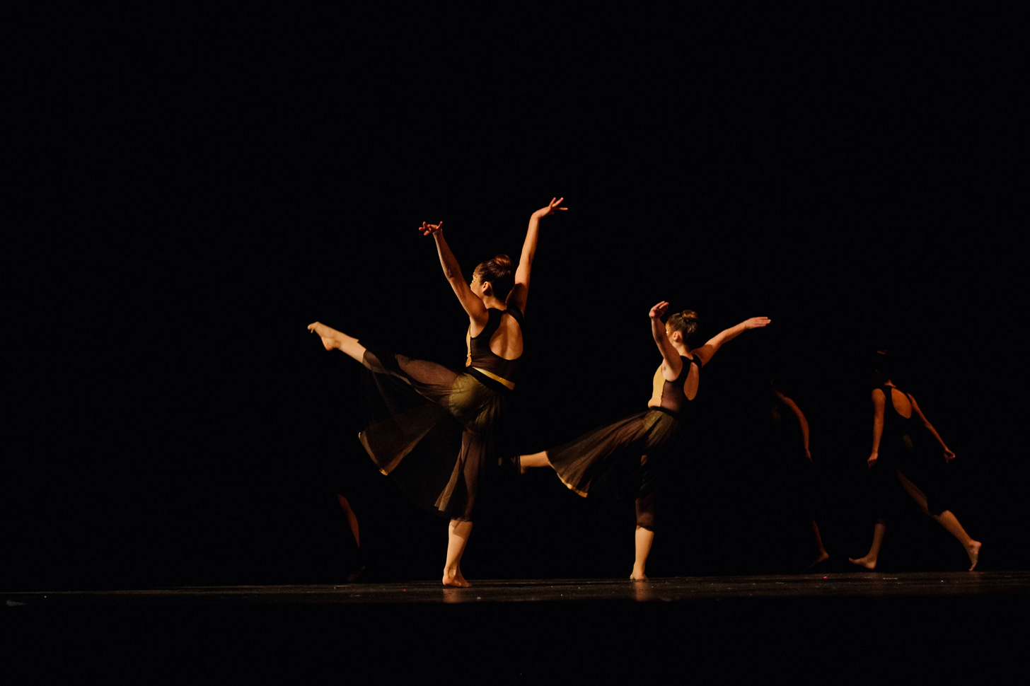 Image of ballet dancers practicing for article titled “this is your apprenticeship” on The Reflectionist Image of ballet dancers practicing for article titled “this is your apprenticeship” on The Reflectionist