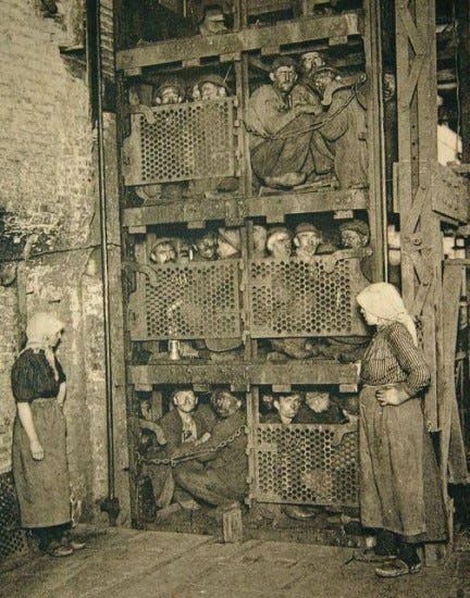 Italian coal miners working in Belgium Italian coal miners working in Belgium