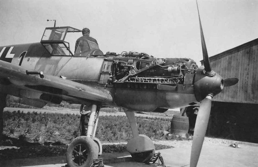 Bf_109_E_black_1_of_5.JG_51_pilot_Hptm_Horst_Tietzen_Spring_1940