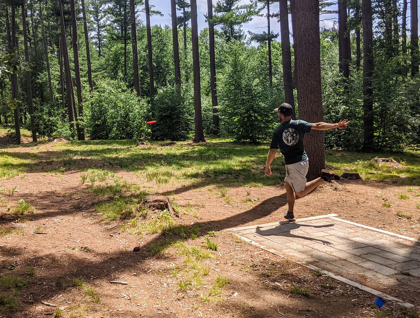 Photo of Hole 16 at Clement Farm disc golf course, Haverhill, Massachusetts.